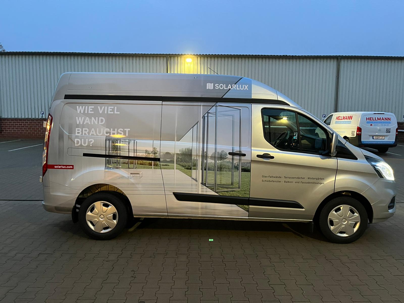 PKW mit Beschriftung für SOLARLUX