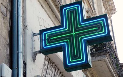 Lichtwerbung für Arztpraxen und Apotheken – seriös und auffällig zugleich