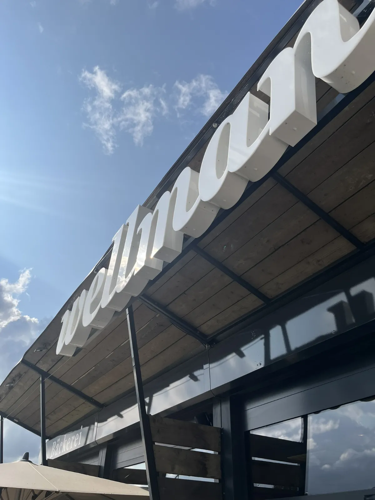 Lichtwerbung Wellmann Osnabrück - Schriftzug in großer Ansicht